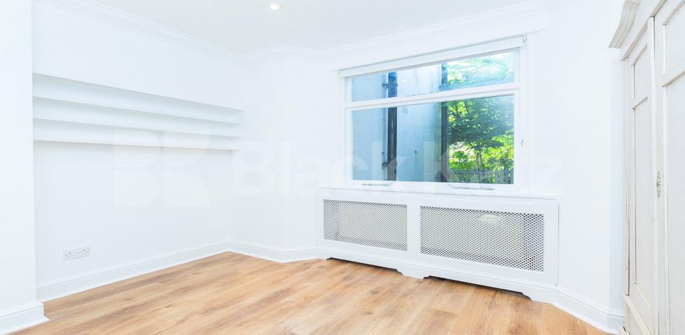 Amazing two bed with private garden and being a stoes throw to Primrose Hill. St Georges Terrace, Primrose Hill / Camden 